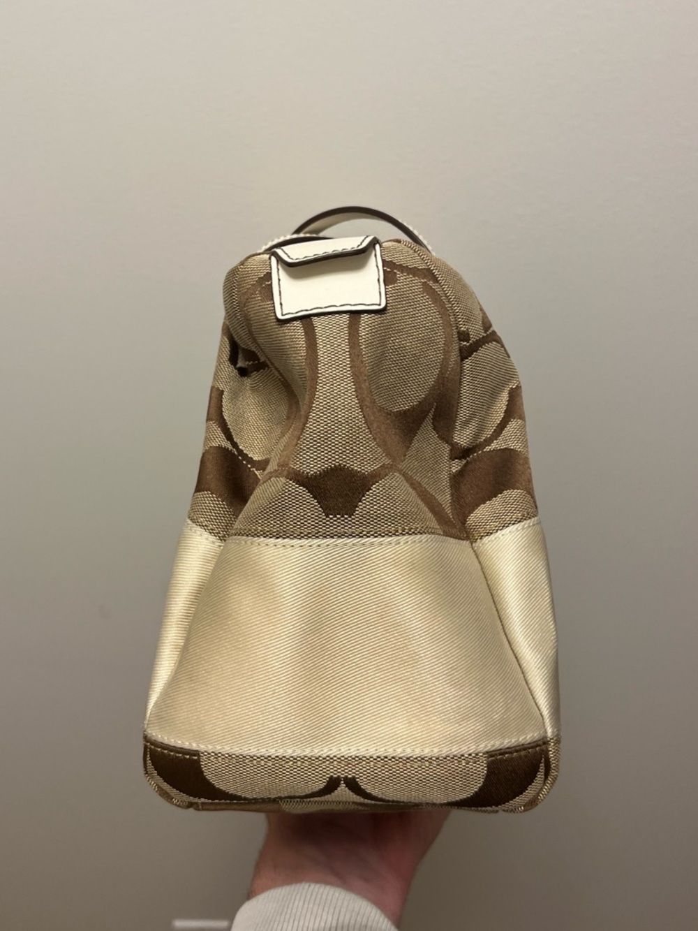 **** SOLD **** 💯COACH signature collection - large tan/cream handbag - Picture 5 of 6